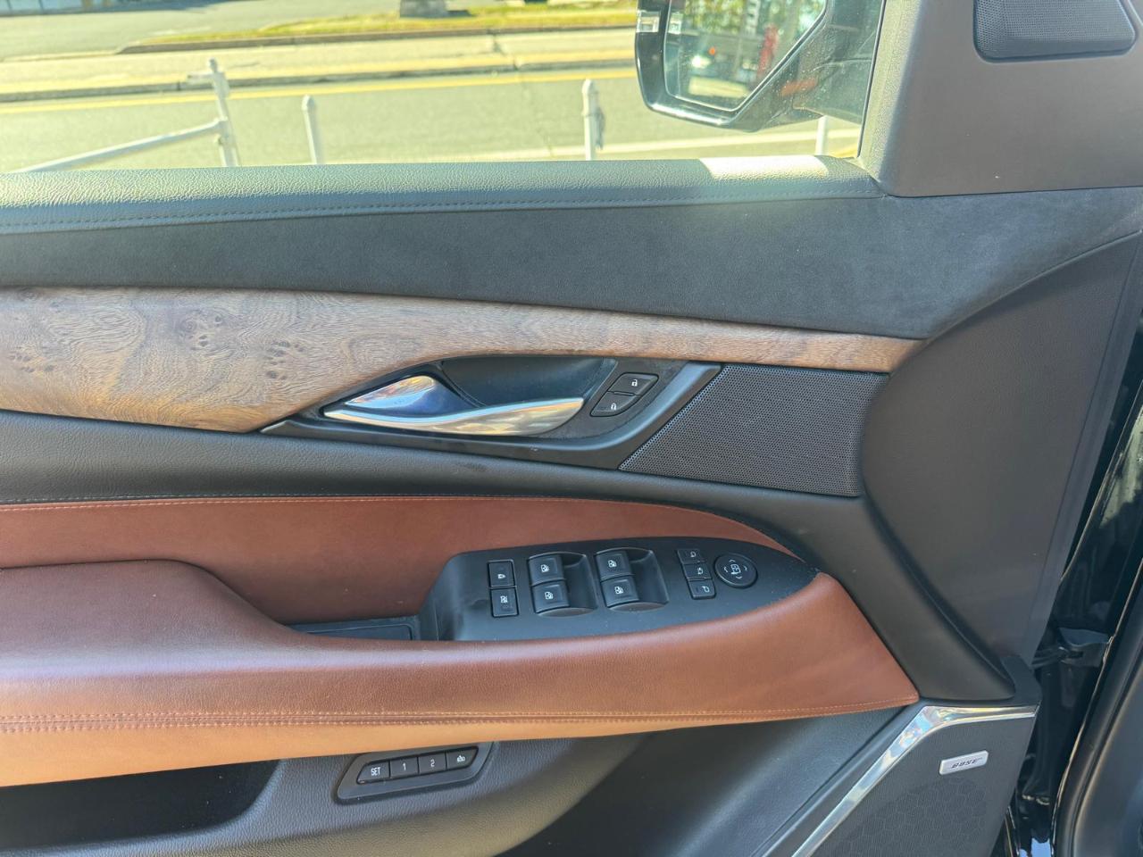 Cadillac Escalade 4WD 4dr Luxury 2015