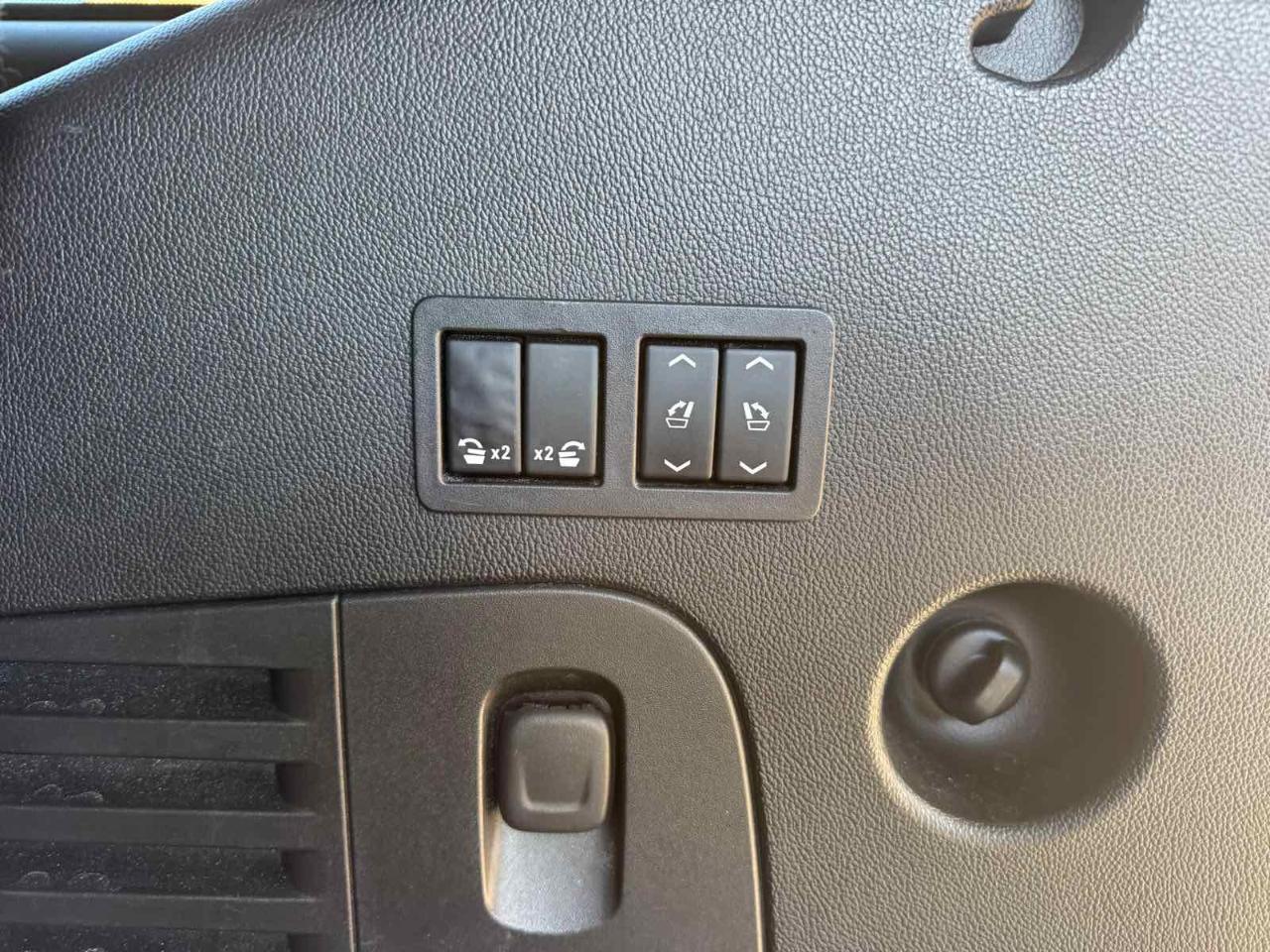 Cadillac Escalade 4WD 4dr Luxury 2015