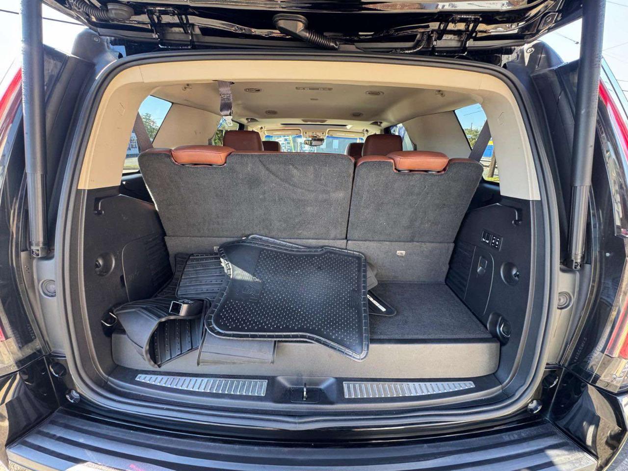Cadillac Escalade 4WD 4dr Luxury 2015