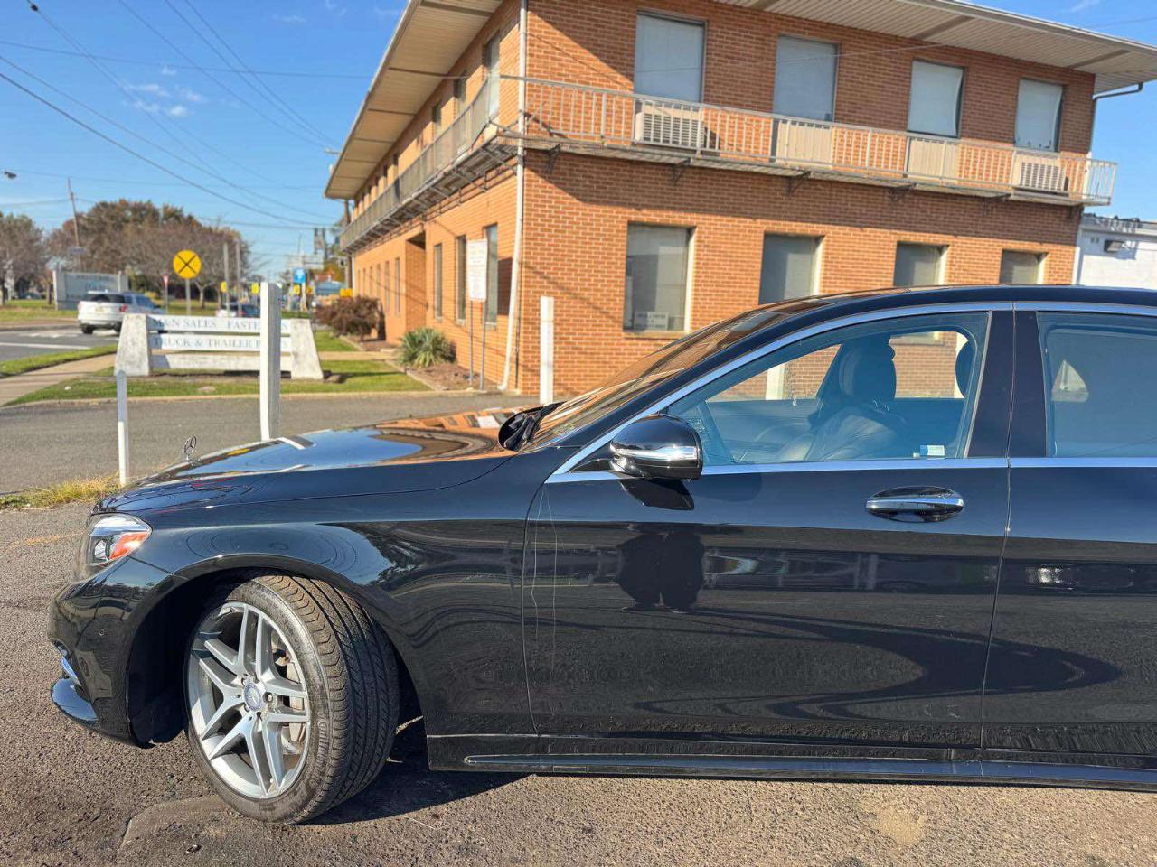 Mercedes-Benz S-Class 4dr Sdn S 550 4MATIC 2015
