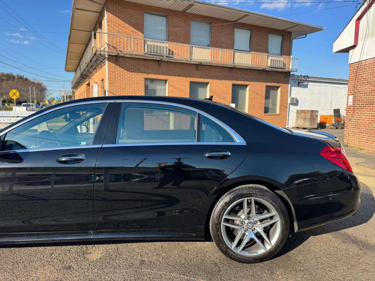 Mercedes-Benz S-Class 4dr Sdn S 550 4MATIC 2015