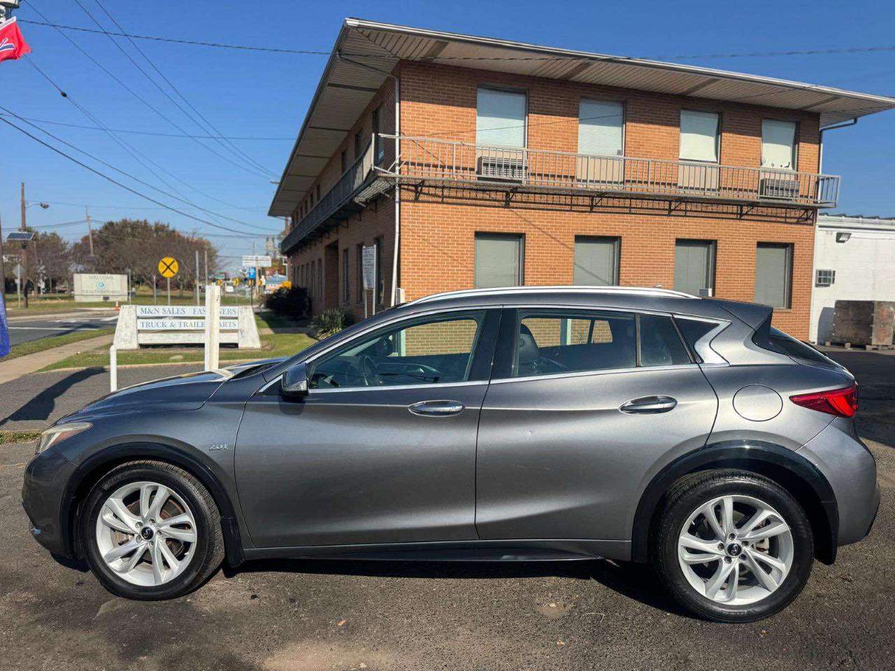 Infiniti QX30 Premium FWD 2018