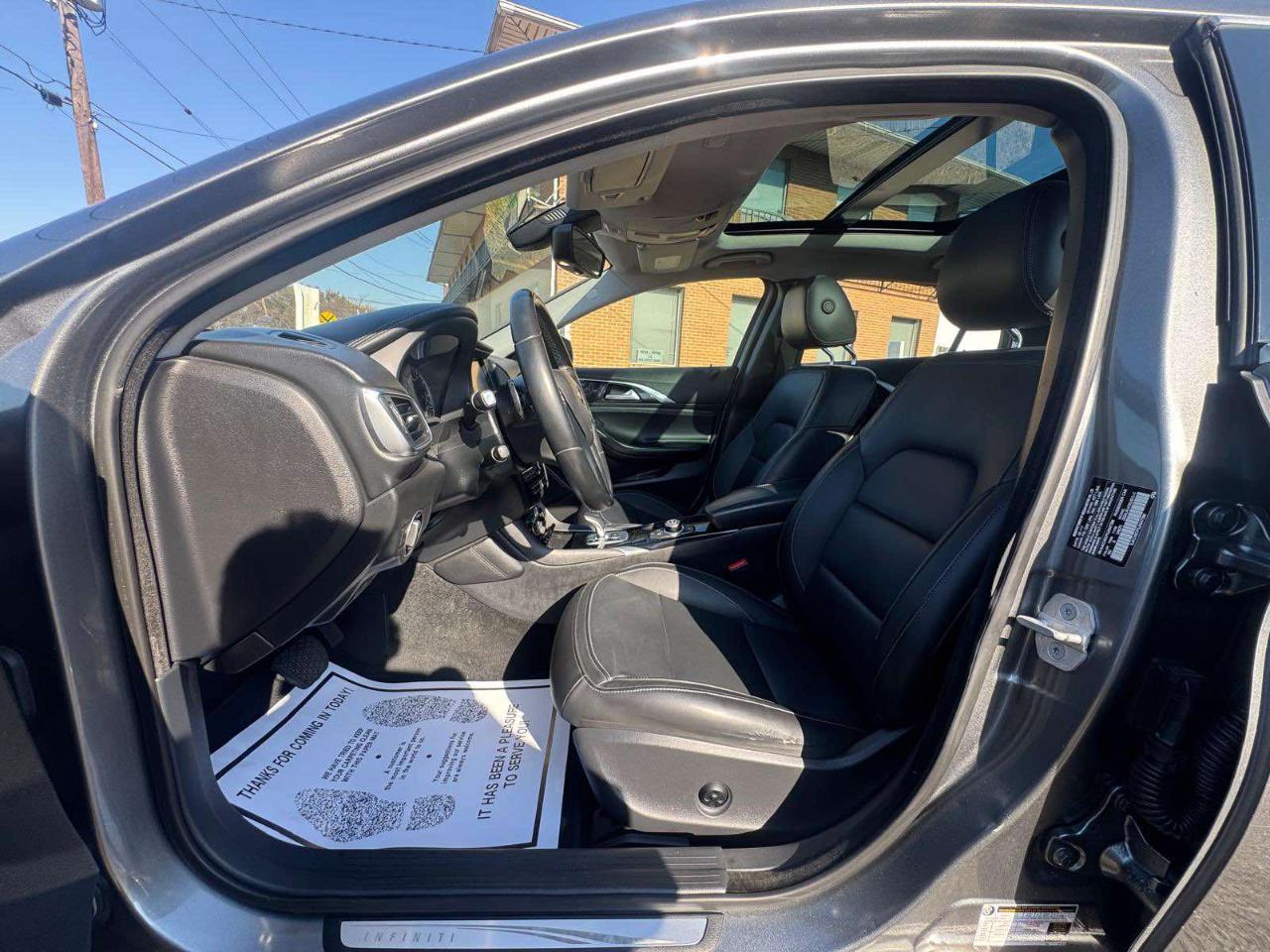 Infiniti QX30 Premium FWD 2018