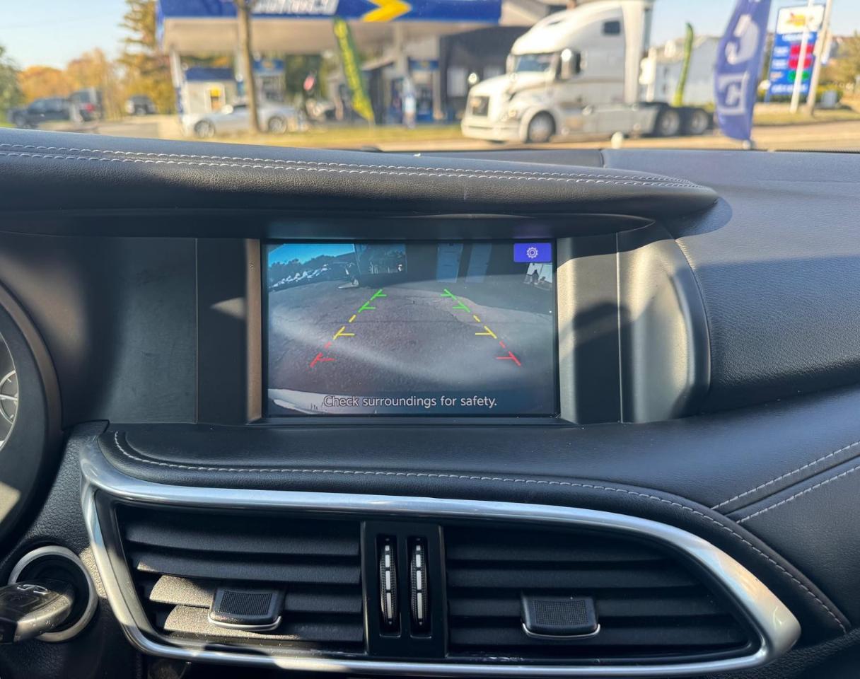 Infiniti QX30 Premium FWD 2018