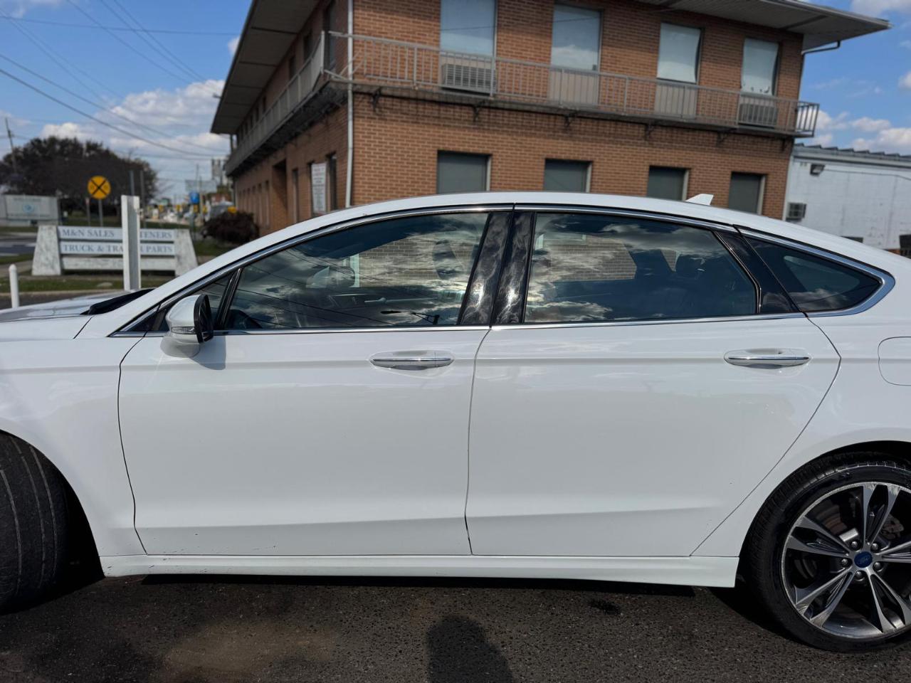 Ford Fusion Titanium FWD 2020