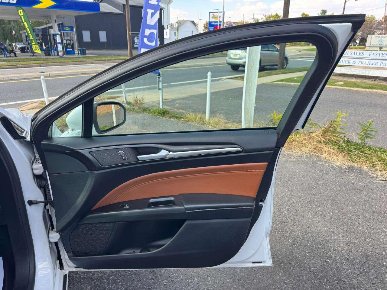 Ford Fusion Titanium FWD 2020