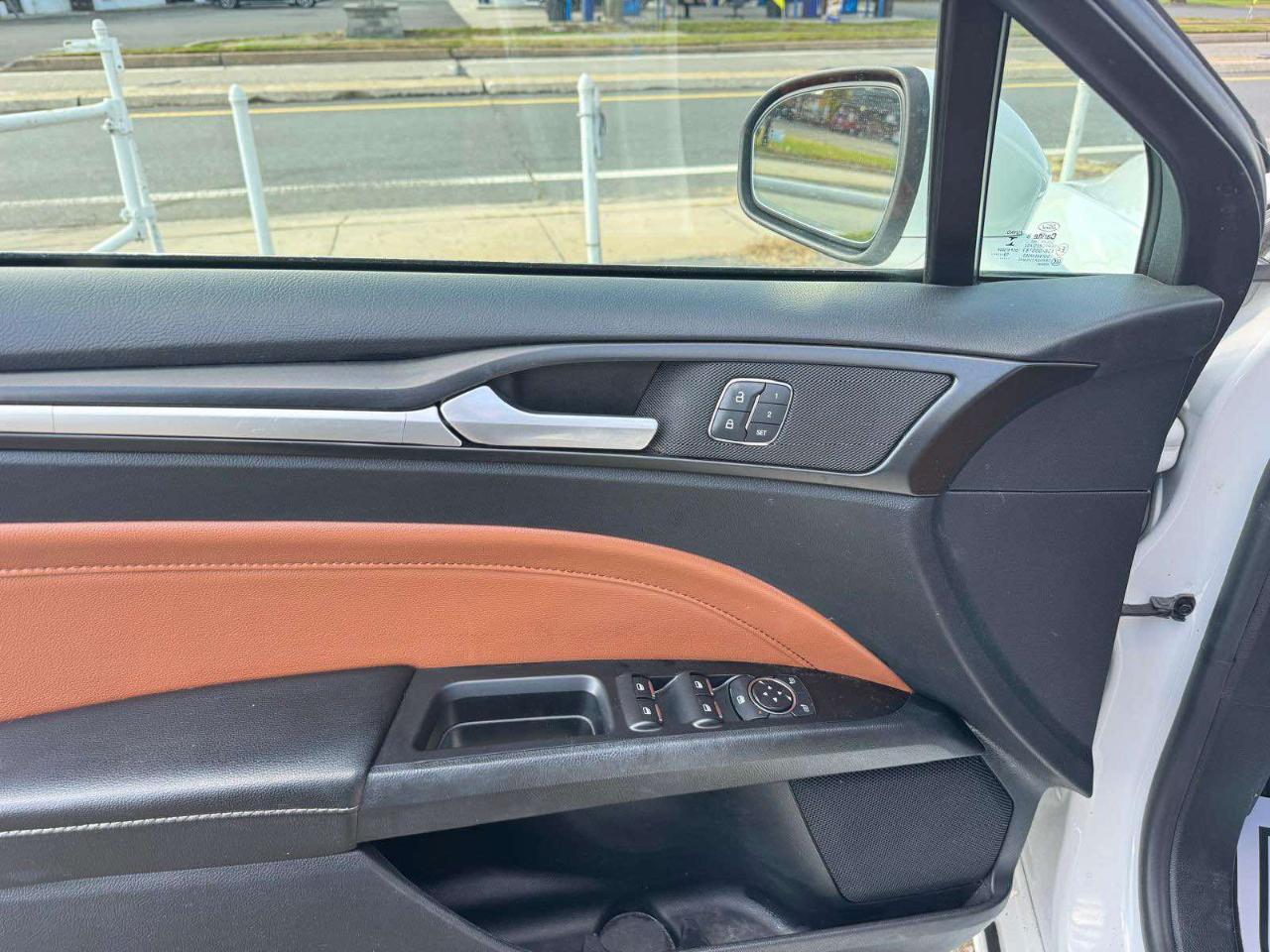 Ford Fusion Titanium FWD 2020