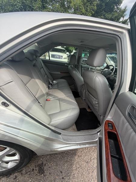 Toyota Camry LE V6 2006