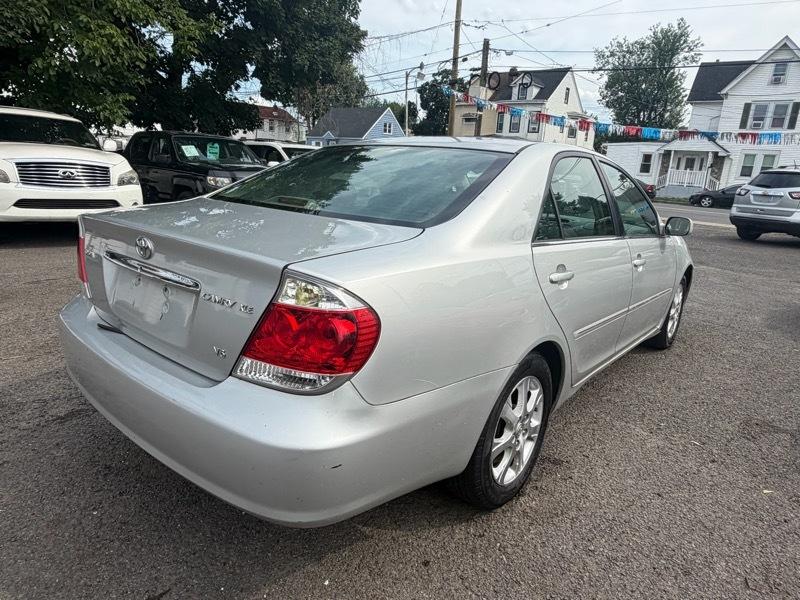 Toyota Camry LE V6 2006