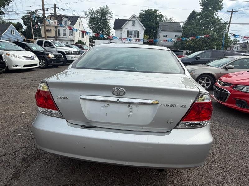 Toyota Camry LE V6 2006