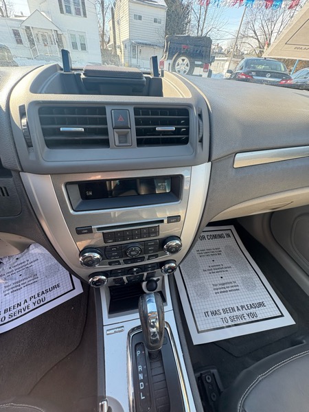 Mercury Milan Hybrid Sedan 2010