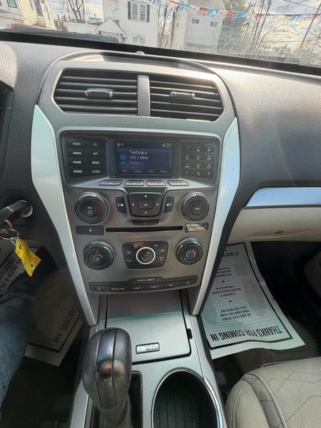 Ford Explorer Base 4WD 2014