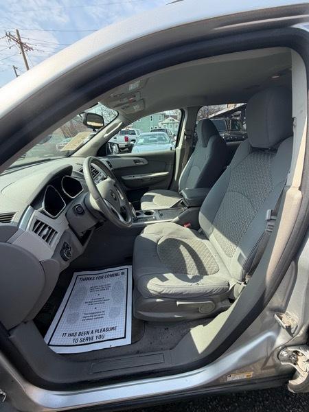 Chevrolet Traverse LS AWD w/PDC 2012