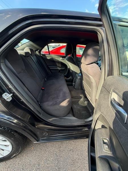 Chrysler 300 Base 2011