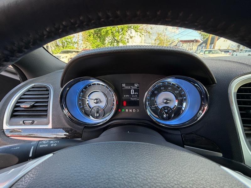 Chrysler 300 Base 2011