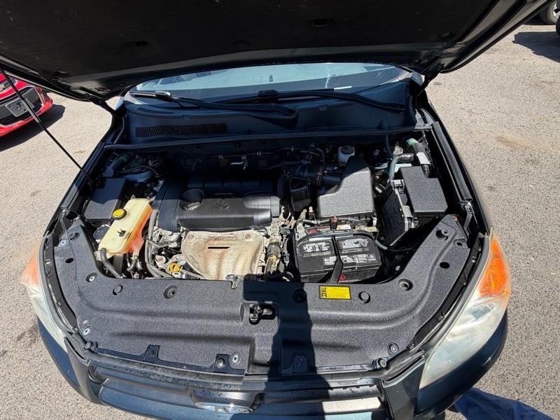 Toyota RAV4 Base I4 4WD 2012