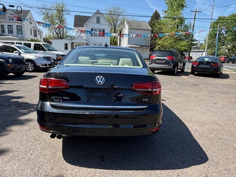 Volkswagen Jetta 1.8T SEL 6A 2017