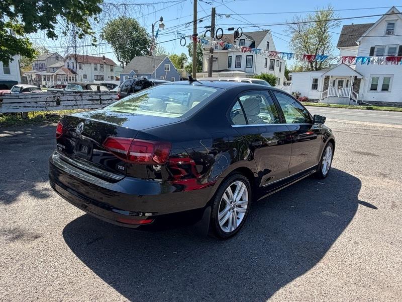 Volkswagen Jetta 1.8T SEL 6A 2017