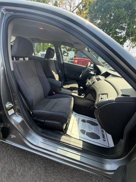 Honda Accord LX sedan AT 2009