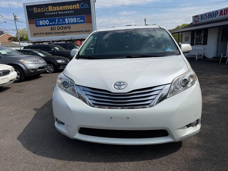 Toyota Sienna XLE Limited FWD 2011