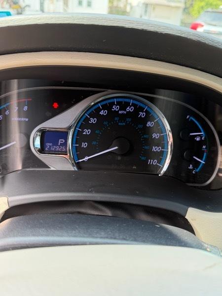 Toyota Sienna XLE Limited FWD 2011