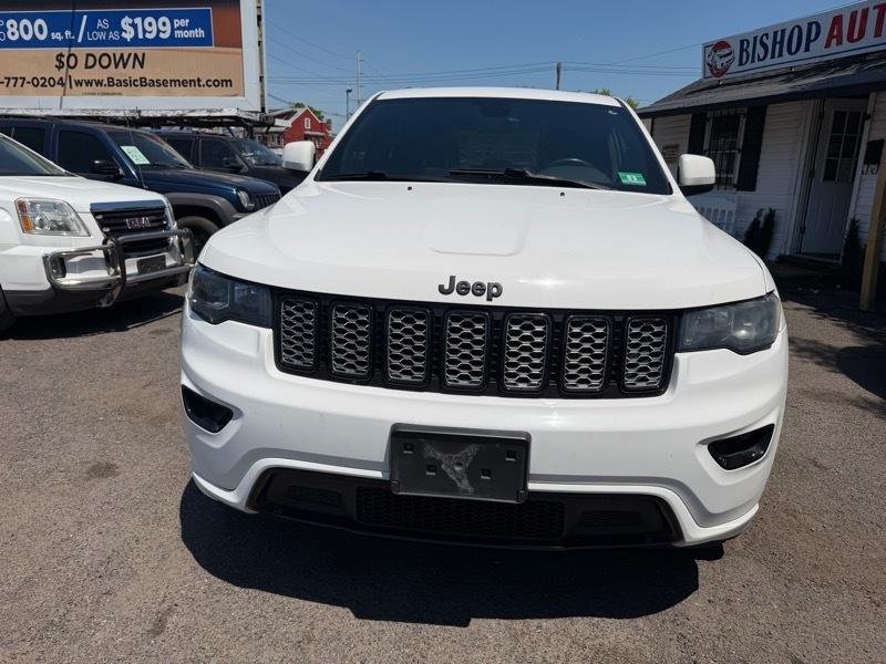 Jeep Grand Cherokee Laredo 4WD 2018