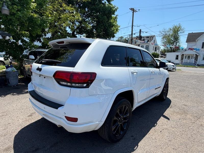 Jeep Grand Cherokee Laredo 4WD 2018