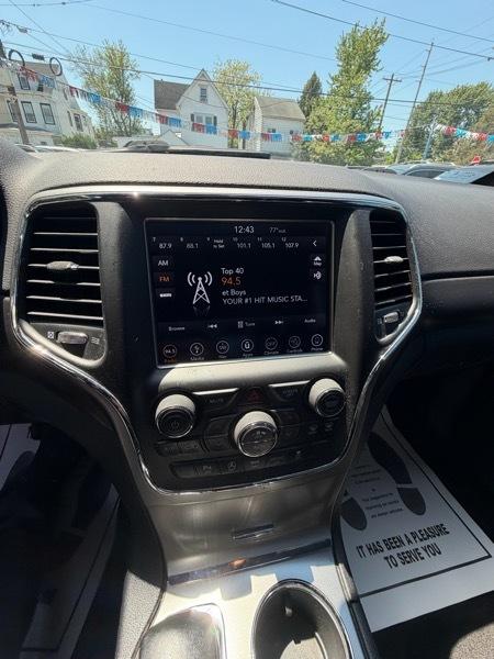 Jeep Grand Cherokee Laredo 4WD 2018