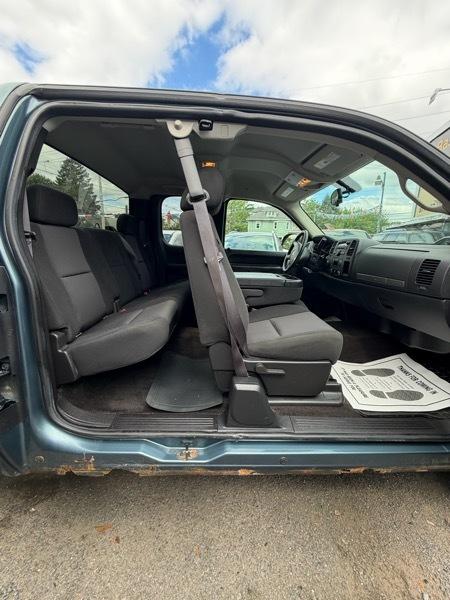 Chevrolet Silverado 1500 LT Ext Cab 4WD 4D 2011