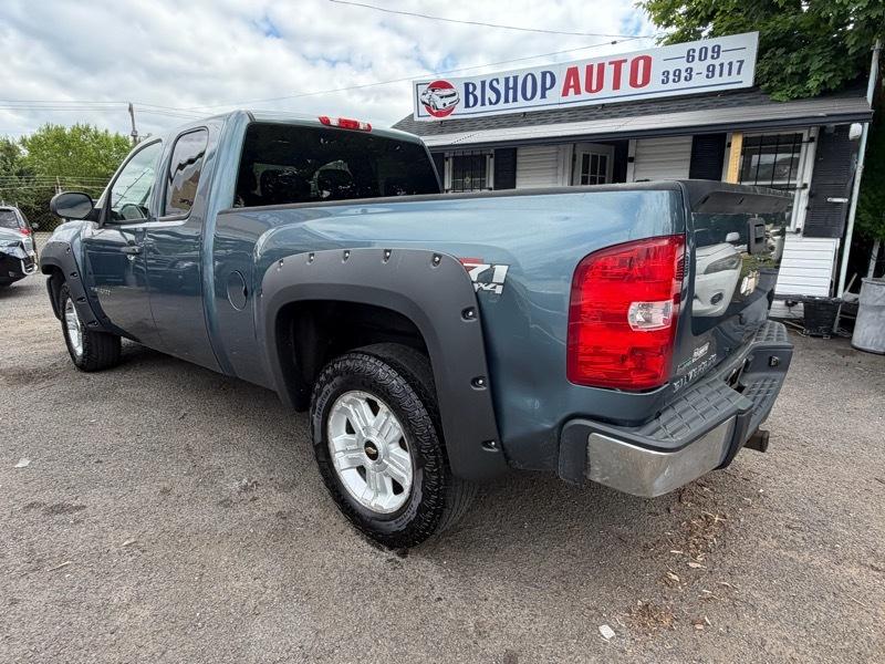 Chevrolet Silverado 1500 LT Ext Cab 4WD 4D 2011