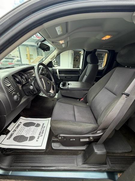 Chevrolet Silverado 1500 LT Ext Cab 4WD 4D 2011