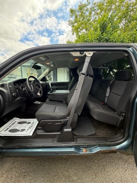 Chevrolet Silverado 1500 LT Ext Cab 4WD 4D 2011