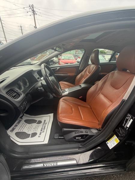 Volvo S60 T5 4D Sedan AWD 2013