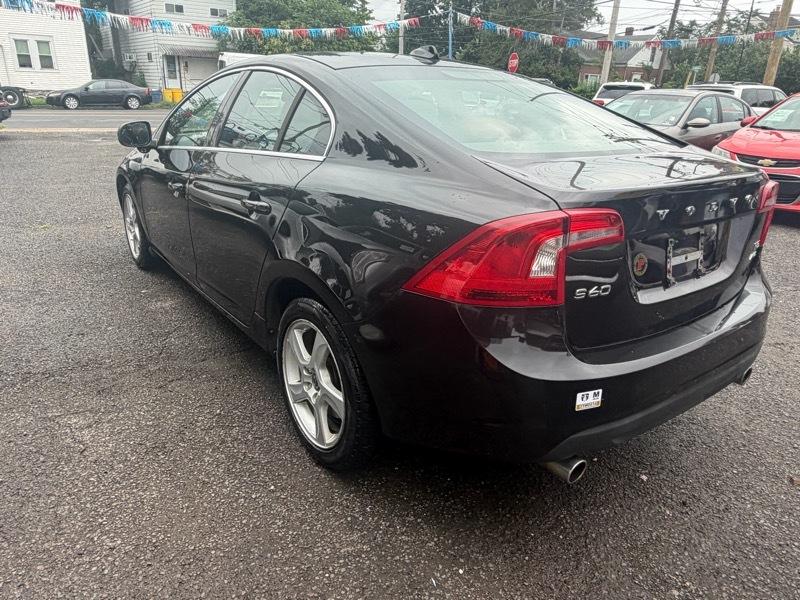 Volvo S60 T5 4D Sedan AWD 2013