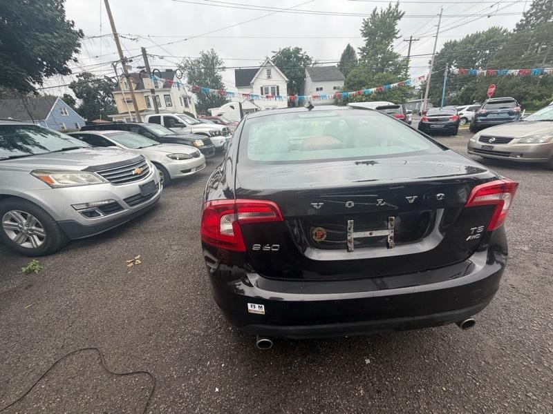 Volvo S60 T5 4D Sedan AWD 2013