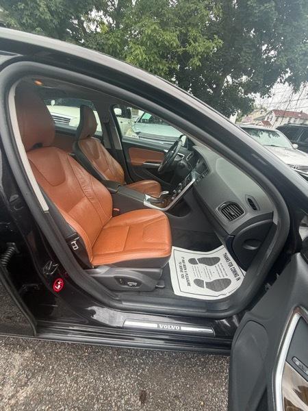 Volvo S60 T5 4D Sedan AWD 2013