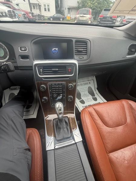 Volvo S60 T5 4D Sedan AWD 2013