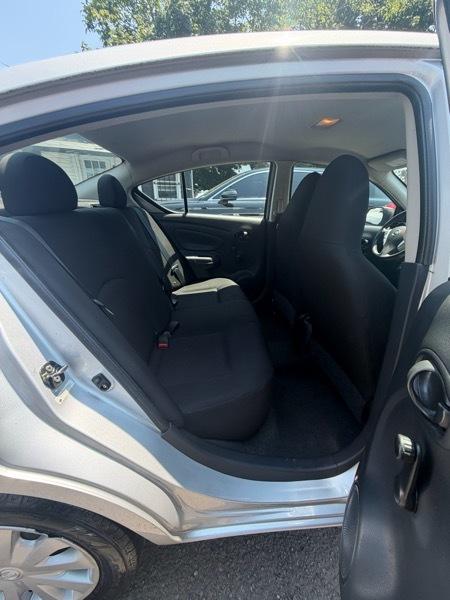 Nissan Versa 1.6 S 5M 2015