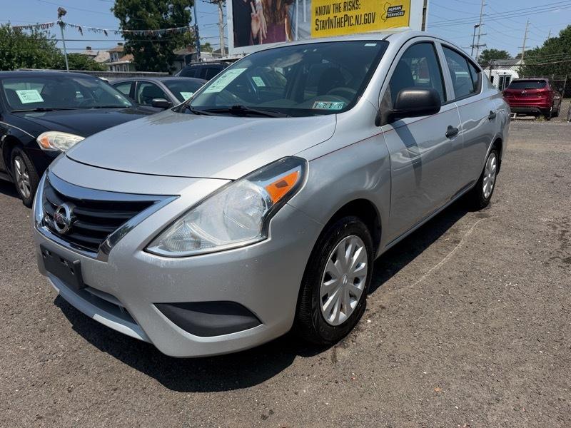 Nissan Versa 1.6 S 5M 2015