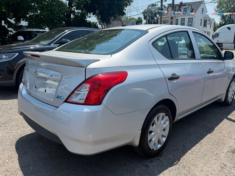 Nissan Versa 1.6 S 5M 2015