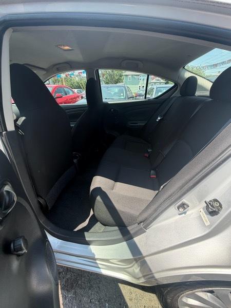 Nissan Versa 1.6 S 5M 2015