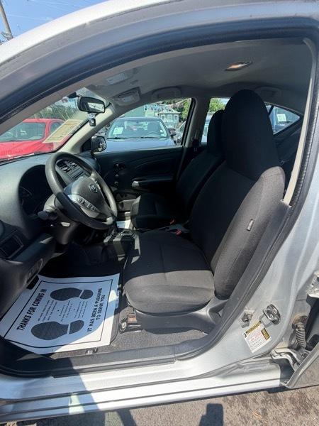 Nissan Versa 1.6 S 5M 2015