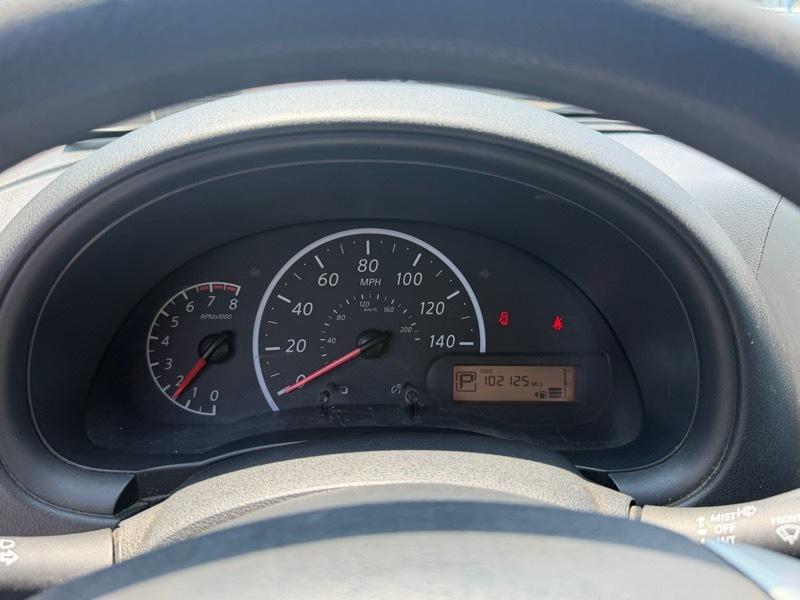 Nissan Versa 1.6 S 5M 2015
