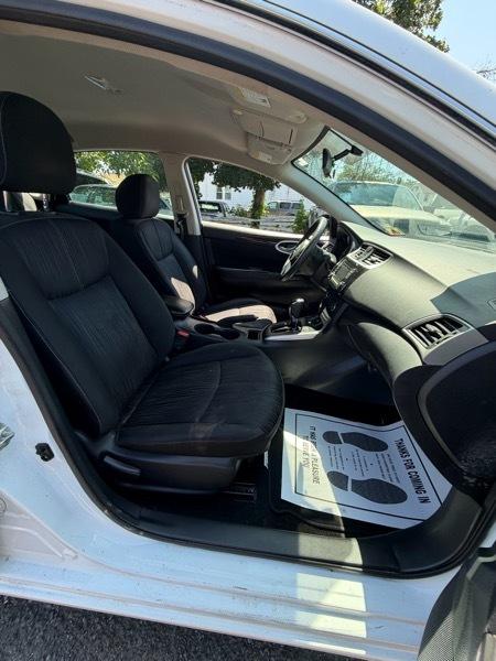 Nissan Sentra 1.8 S 2017