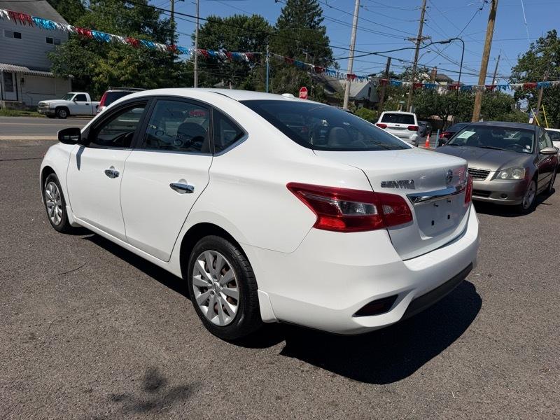 Nissan Sentra 1.8 S 2017