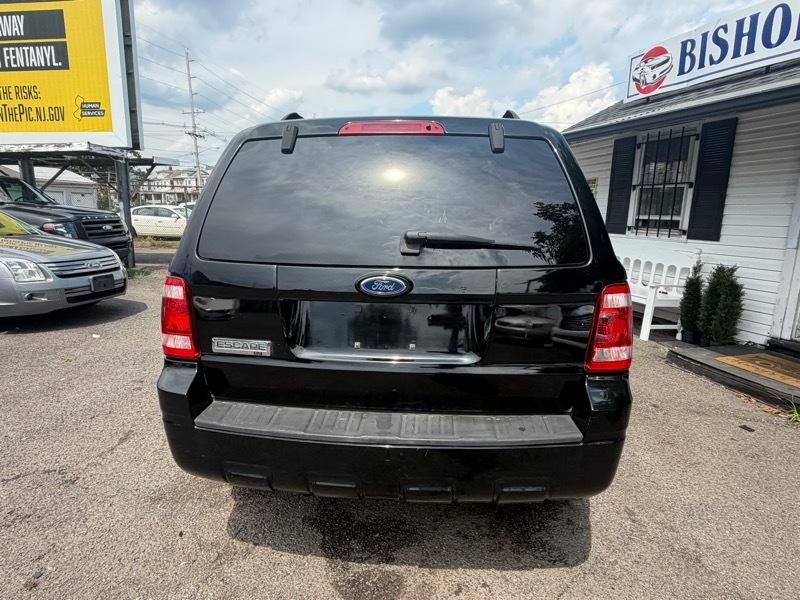 Ford Escape XLT FWD I4 2009