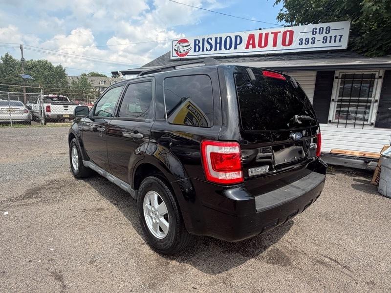 Ford Escape XLT FWD I4 2009