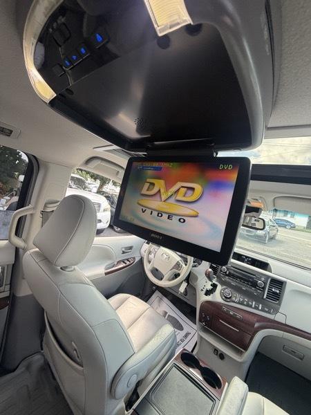 Toyota Sienna Limited AWD 7-Passenger V6 2013