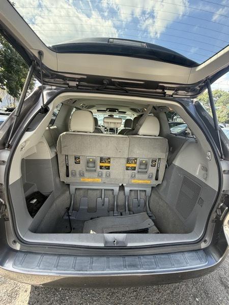 Toyota Sienna Limited AWD 7-Passenger V6 2013