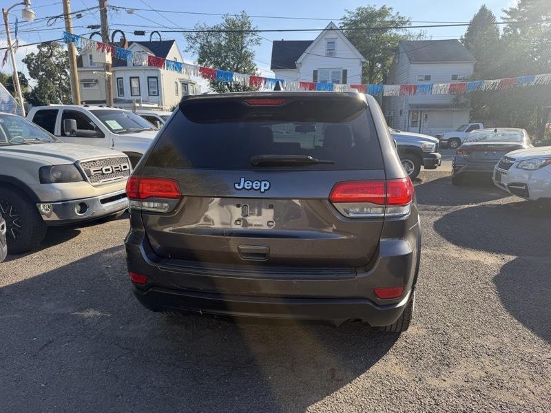 Jeep Grand Cherokee Laredo 4WD 2015